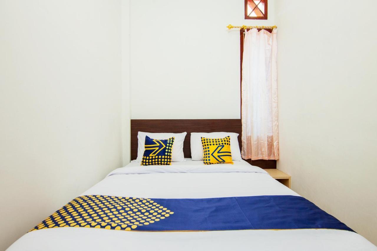 Oyo 2220 Pink'S Guest House Tarutung Экстерьер фото