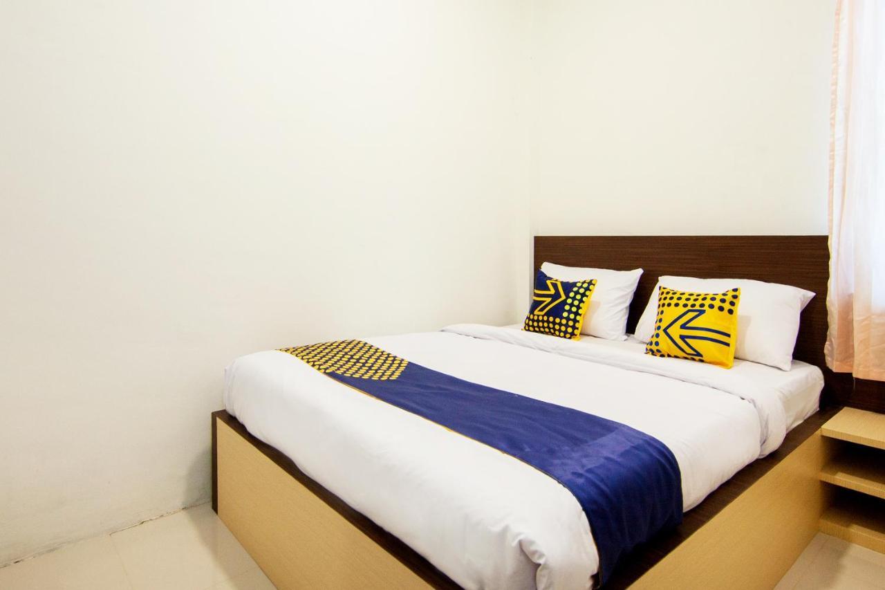 Oyo 2220 Pink'S Guest House Tarutung Экстерьер фото
