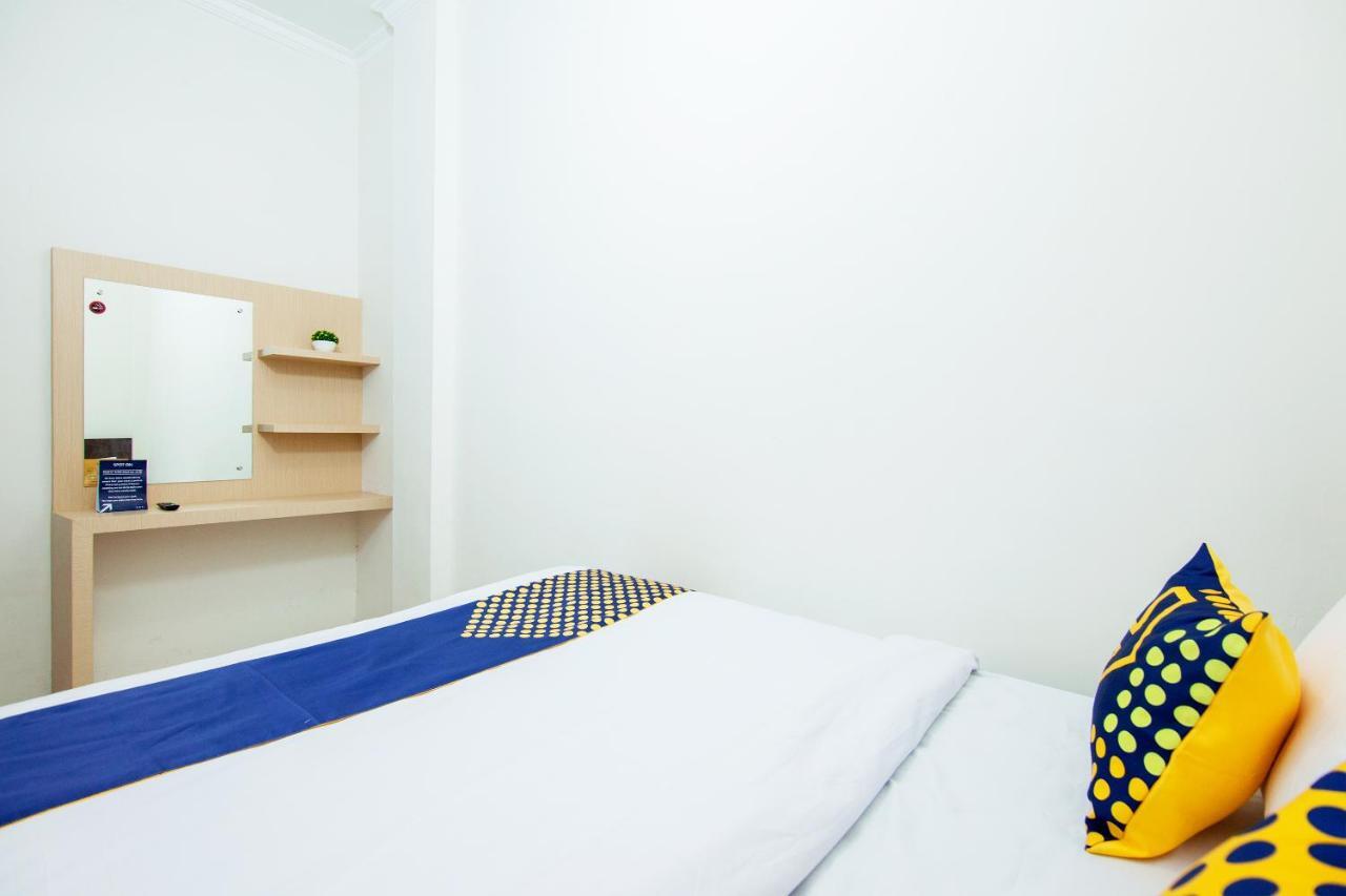 Oyo 2220 Pink'S Guest House Tarutung Экстерьер фото